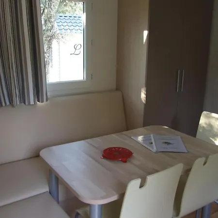 Campeggio Confortable Mobil Avec Terrasse, 2 - Api-1-52-1808 *