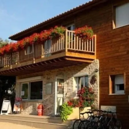 Campeggio Confortable Mobil Avec Terrasse, 2 - Api-1-52-1808 Junas