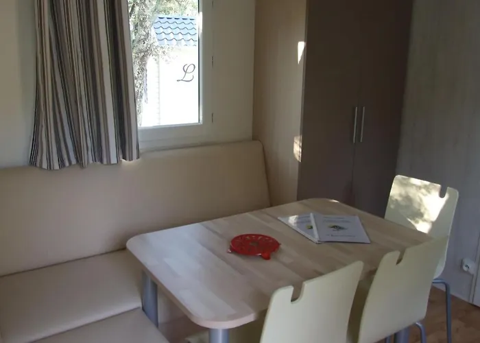 Campeggio Confortable Mobil Avec Terrasse, 2 - Api-1-52-1808 *