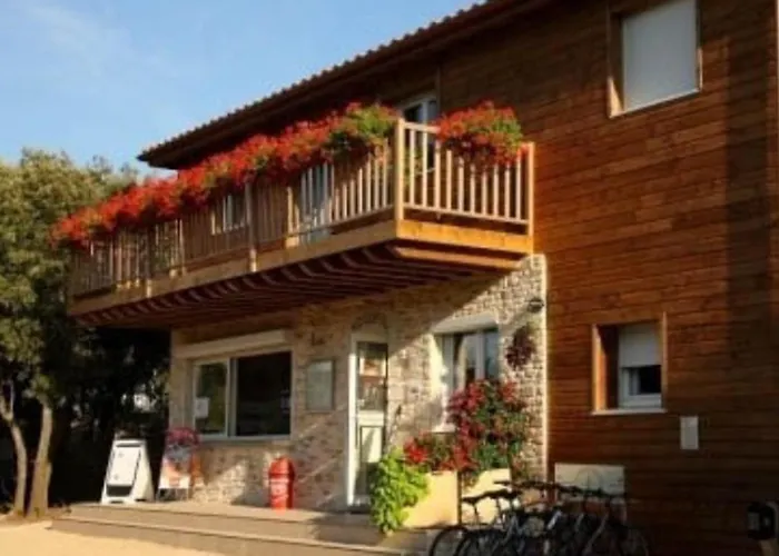 Campeggio Confortable Mobil Avec Terrasse, 2 - Api-1-52-1808 Junas